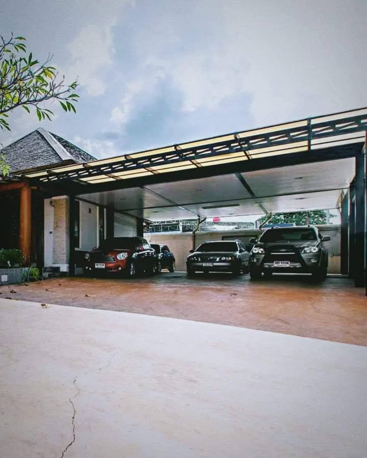 Bali-Style Pool Estate of 4 Houses in Kaset–Nawamin, 386 sq wah, photo 2