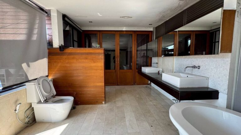 Luxury Pool House on Ram Inthra Soi 31, Bangkok, 200 sq wah, 3 Bedrooms, photo 11