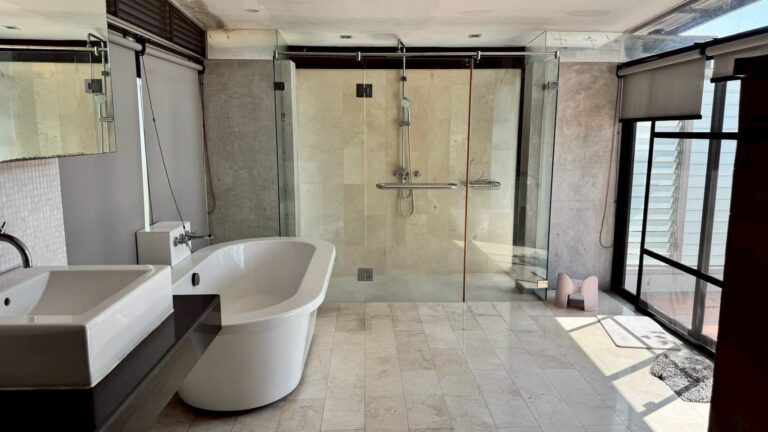 Luxury Pool House on Ram Inthra Soi 31, Bangkok, 200 sq wah, 3 Bedrooms, photo 14