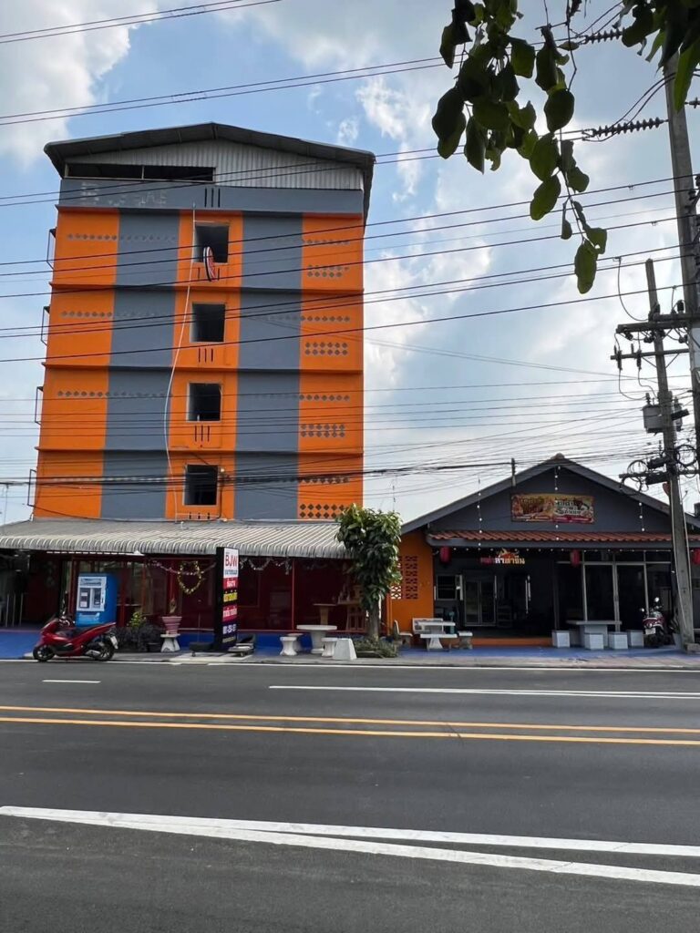 75-Room Apartment in Krathum Baen, Approx. THB 2.5M Net Income a Year, photo 6