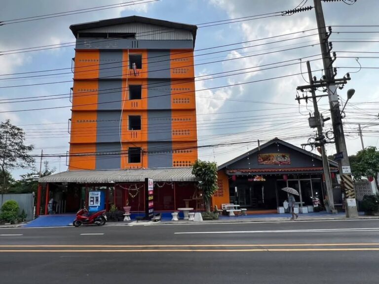75-Room Apartment in Krathum Baen, Approx. THB 2.5M Net Income a Year, photo 5