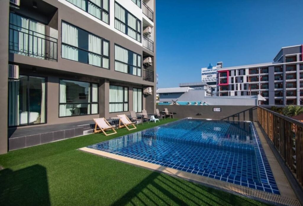45-Room Boutique Hotel in Na Jomtien, Avg. Revenue THB 400,000 a Month, photo 1