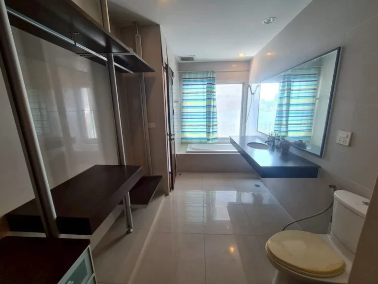 2-Bedroom Corner Condo in Thong Lo, Bangkok, 139 sq m, 3 Balconies, photo 10
