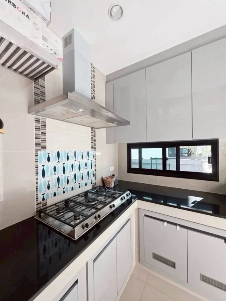 3-Bedroom Detached House in Pattanakarn, 65 sq.wah, End Plot, photo 12