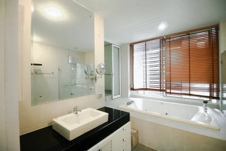 3-Storey Townhouse in Sathorn–Narathiwas, 230 sq.m., 3 Bedrooms, photo 13