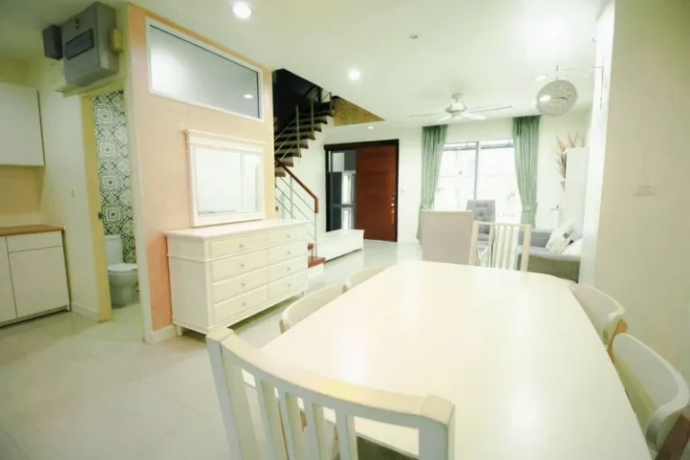 3-Storey Townhouse in Sathorn–Narathiwas, 230 sq.m., 3 Bedrooms, photo 19