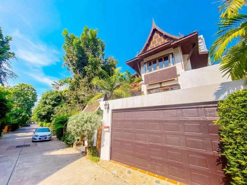Pool Villa in Na Jomtien, Pattaya, 121 sq wah, 4 Bedrooms, photo 1