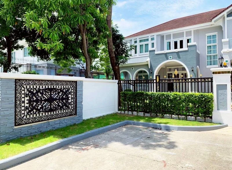 Furnished Luxury House off Ekkamai–Ram Inthra Road, 132.2 sq wah, 3 Bedrooms, photo 1