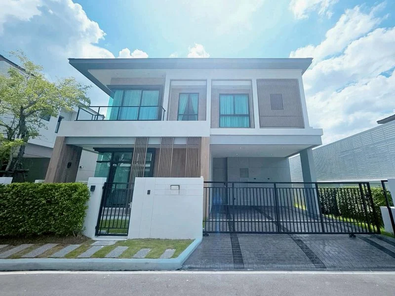 4-Bedroom Detached House at Bangna Km 5, 237 sq.m. on 53.2 sq.wah, photo 1