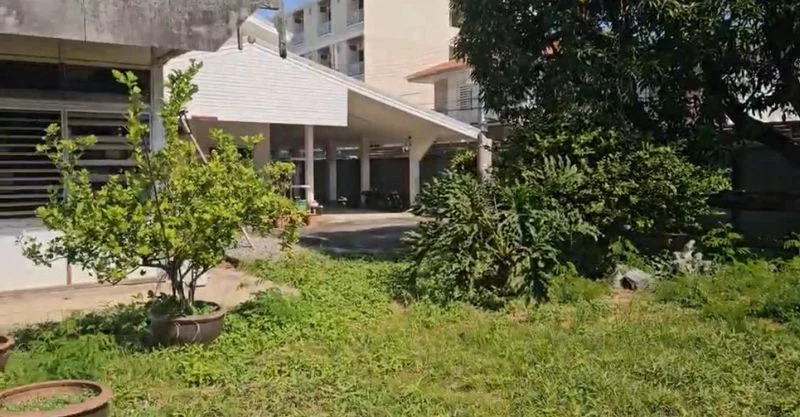 182 sq.wah of Land near Sutthisan, Din Daeng, 29 m Frontage, photo 1