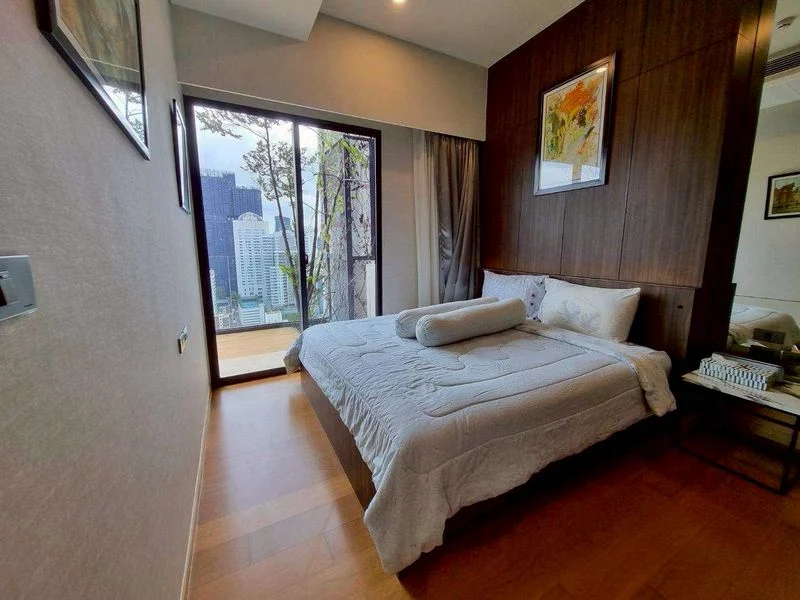Top-Floor 2-Bedroom Condo near BTS Phrom Phong, 70 sq.m., photo 1