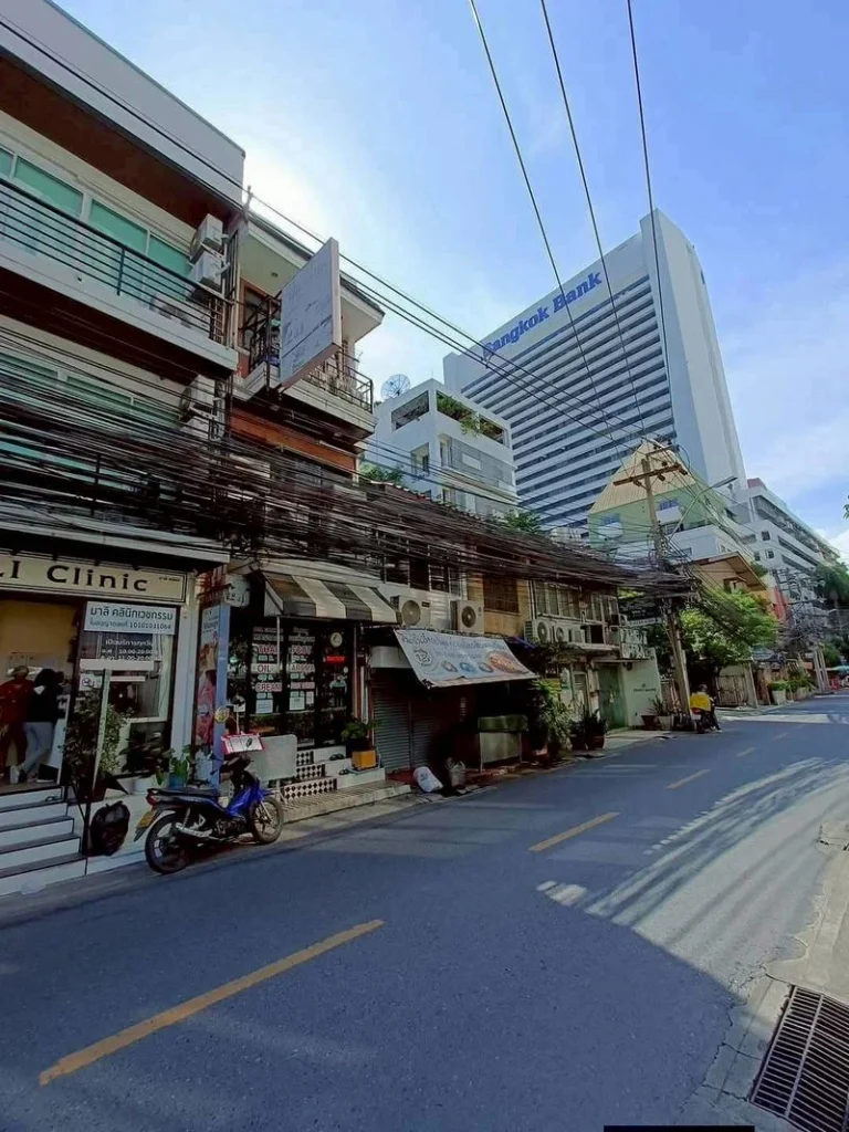 3-Storey Commercial Building in Silom, Leased at THB 95,000 a Month, photo 2