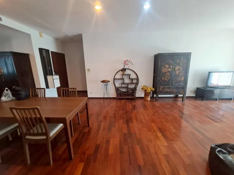 2-Bedroom Corner Condo in Thong Lo, Bangkok, 139 sq m, 3 Balconies, photo 3