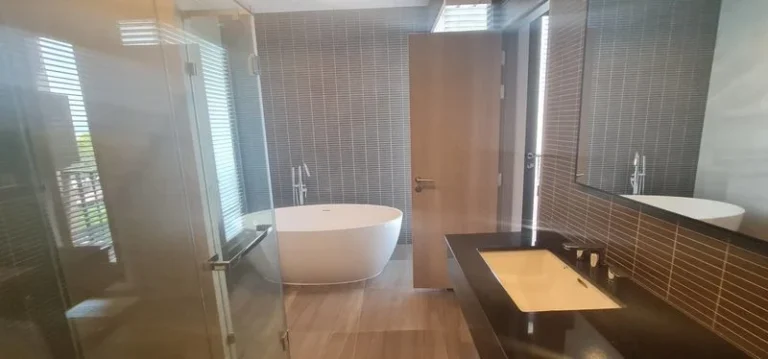 3-Storey Detached House in Krungthep Kreetha, 420 sq.m., 4 Bedrooms, photo 4