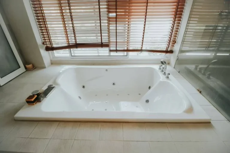 3-Storey Townhouse in Sathorn–Narathiwas, 230 sq.m., 3 Bedrooms, photo 9