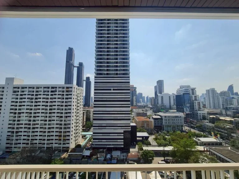 2-Bedroom Corner Condo in Thong Lo, Bangkok, 139 sq m, 3 Balconies, photo 9