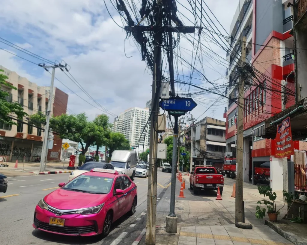 3-Storey Shophouse with Roof Terrace, Soi Chan 19, Yan Nawa, photo 1
